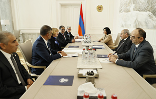 Премьер-министр Пашинян принял президента организации Rotary International