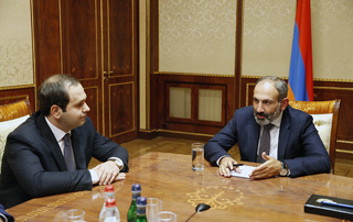 Le Premier ministre Pashinyan a reçu le Chef du Service de la Sécurité Nationale