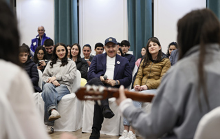 Nikol Pashinyan meets with the participants of the final round of the “Prime Minister’s Cup” amateur table tennis tournament