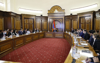 Sous la présidence du Premier ministre, les indicateurs du programme 2022-2025 de soutien de l'État à l'accessibilité au logement pour les familles dans les localités frontalières de la République d’Arménie ont été examinés