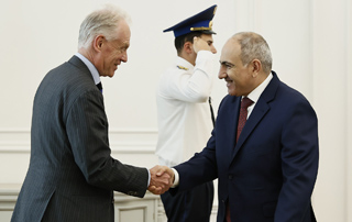 Prime Minister Pashinyan receives Gert Jan Koopman