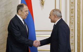 The Prime Minister receives Russian Foreign Minister