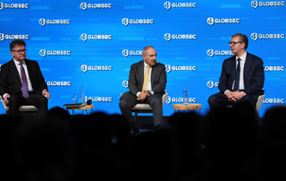 À Prague, le Premier ministre a participé à la discussion thématique intitulée « Saisir le moment pour construire des partenariats durables avec les voisins »