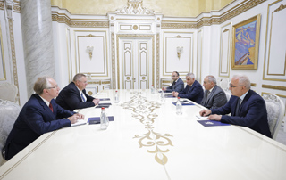 Le Premier ministre Pashinyan a reçu Alexeï Overchouk

