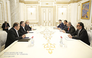 Nikol Pashinyan introduced to investment program for production of farm machinery