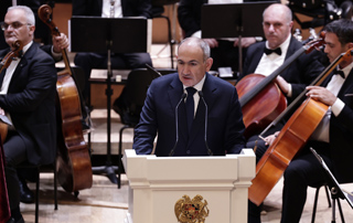 Le retour du manuscrit en République d’Arménie indépendante : l’ouvrage « Interprétation des sept épîtres catholiques » de Saint Nersès Chnorhali a été offert au Matenadaran