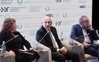 Le Premier ministre participe au quatrième Forum arménien de la démocratie