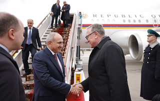 The Prime Minister arrives in Moscow