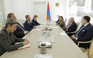 Prime Minister Pashinyan receives Jean-Charles Samuelyan and Noubar Afeyan