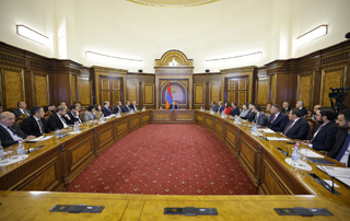 Վարչապետի գլխավորությամբ քննարկվել են հանրային պաշտոն զբաղեցնող անձանց բարեվարքության համակարգի հետ կապված հարցեր