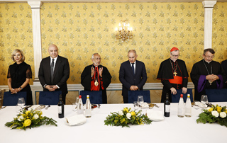 Le Premier ministre a pris part au dîner offert en l’honneur de la canonisation de l’Archevêque Ignace Maloyan