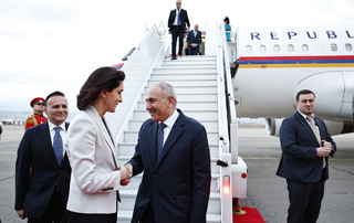 Le Premier ministre est arrivé à Tbilissi