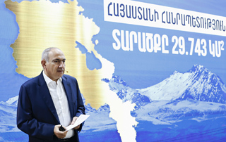 The Prime Minister presents the ideology of Real Armenia to a group of students and pupils