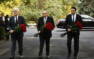 The Prime Minister pays tribute to the victims of the October 27 crime