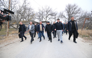 The Prime Minister familarizes himself with the construction of houses under the 16 million AMD program in Khachik