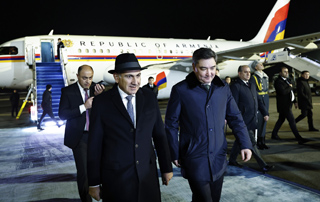 Le Premier ministre est arrivé au Kazakhstan pour une visite officielle