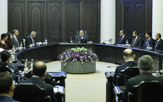 Le Gouvernement a décidé d’augmenter le montant du remboursement des pensions pour les paiements sans numéraire : le plafond passera de 6 000 AMD à 10 000 AMD