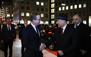 Le Premier ministre a rencontré les entrepreneurs locaux à la Chambre de commerce de Hambourg