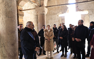 Սա Իրական Հայաստանն է, որի առաջին կոմպոնենտը լեգիտիմությունն է․ վարչապետը քաղաքացիների խմբի հետ  այցելել է Կիրանց