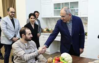 Prime Minister Pashinyan visits the &ldquo;Soldier&rsquo;s House&rdquo; Rehabilitation Center