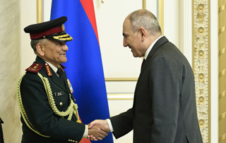 The Prime Minister receives delegation led by Chief of Defence Staff of the Indian Armed Forces