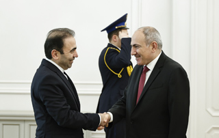 Le Premier ministre a re&ccedil;u le nouvel ambassadeur d&rsquo;Iran en Arm&eacute;nie
