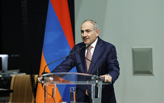 Le Premier ministre a assist&eacute; &agrave; la c&eacute;r&eacute;monie de pose de la premi&egrave;re pierre du &laquo; Complexe europ&eacute;en TUMO des sciences appliqu&eacute;es et de l&rsquo;ing&eacute;nierie &raquo;