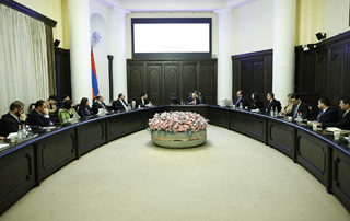 Issues related to the performance assessment system and the involvement of competitive personnel in the public administration system were discussed