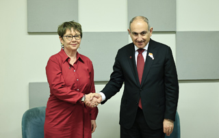 Le Premier ministre Pashinyan a discut&eacute; avec la pr&eacute;sidente de la BERD de l&rsquo;avancement des projets communs