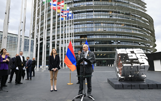 Ստրասբուրգում՝ Եվրոպական խորհրդարանի շենքի հարակից տարածքում բացվել է Հայոց այբուբենի հուշարձանը