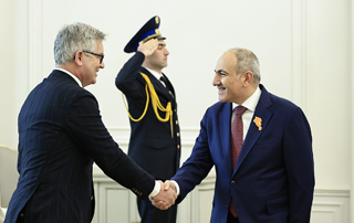 Prime Minister Receives EU Commissioner for Internal Affairs and Migration