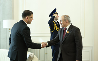 The Prime Minister receives newly appointed Bulgarian Ambassador to Armenia