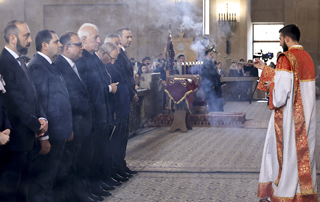 The Prime Minister attends Holy Resurrection Liturgy