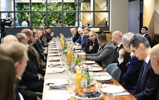 Today, Armenia has horizons before it that it has never had in its history: the Prime Minister meets with representatives of major employers