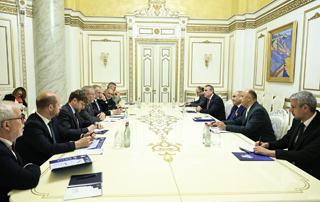 Prime Minister Pashinyan receives the delegation led by the head of the France-Armenia Friendship Group of the French Senate
