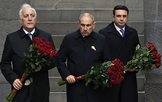 The Prime Minister pays tribute to the memory of Armenian Genocide victims at Tsitsernakaberd