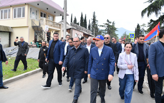 The Prime Minister gets familiar with programs implemented in Tavush region