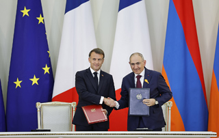 Une D&eacute;claration conjointe sur l&rsquo;&eacute;tablissement d&rsquo;un partenariat strat&eacute;gique entre l&rsquo;Arm&eacute;nie et la France a &eacute;t&eacute; sign&eacute;e, et plusieurs documents ont &eacute;t&eacute; &eacute;chang&eacute;s