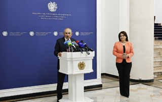 Prime Minister Nikol Pashinyan answers journalists' questions