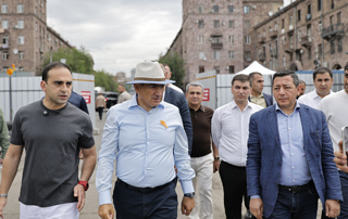 Le Premier ministre a pris connaissance de l&rsquo;&eacute;tat d&rsquo;avancement des travaux de r&eacute;novation du pont de Kiev
