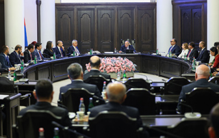 Le Premier ministre : nous reviendrons prochainement sur nos priorit&eacute;s dans le cadre des discussions sur le programme d&rsquo;action du Gouvernement pour 2026-2031