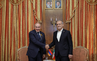  Le Premier ministre arm&eacute;nien et le Pr&eacute;sident de la R&eacute;publique islamique d&rsquo;Iran se sont rencontr&eacute;s &agrave; New York

