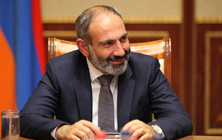 Le Premier ministre Nikol Pashinyan reçoit des félicitations à l'occasion de sa prise de fonction