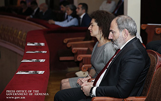 Nikol Pashinyan et son épouse étaient présents au concert consacré au 150e anniversaire de Komitas