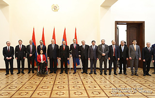 La cérémonie de prestation de serment des membres du Gouvernement de la République d'Arménie a eu lieu au siège présidentiel