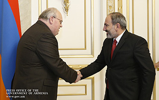 Премьер-министр принял посла Польши в Армении и представителей польского предприятия “Любава”