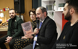 «L’autre côté du pays»  est devenu le principal raison qui m'a motivé à agir »; Nikol Pashinyan a participé à la discussion sur son livre