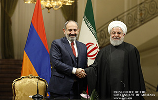 Никол Пашинян и Хасан Рухани выступили с заявлениями для представителей СМИ: подписаны документы