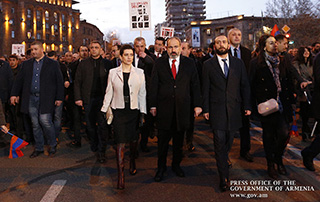 Во главе с премьер-министром состоялось шествие, посвященное жертвам событий 1 марта 2008 года