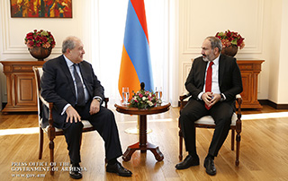 Премьер-министр Никол Пашинян провел рабочую встречу с президентом Арменом Саркисяном